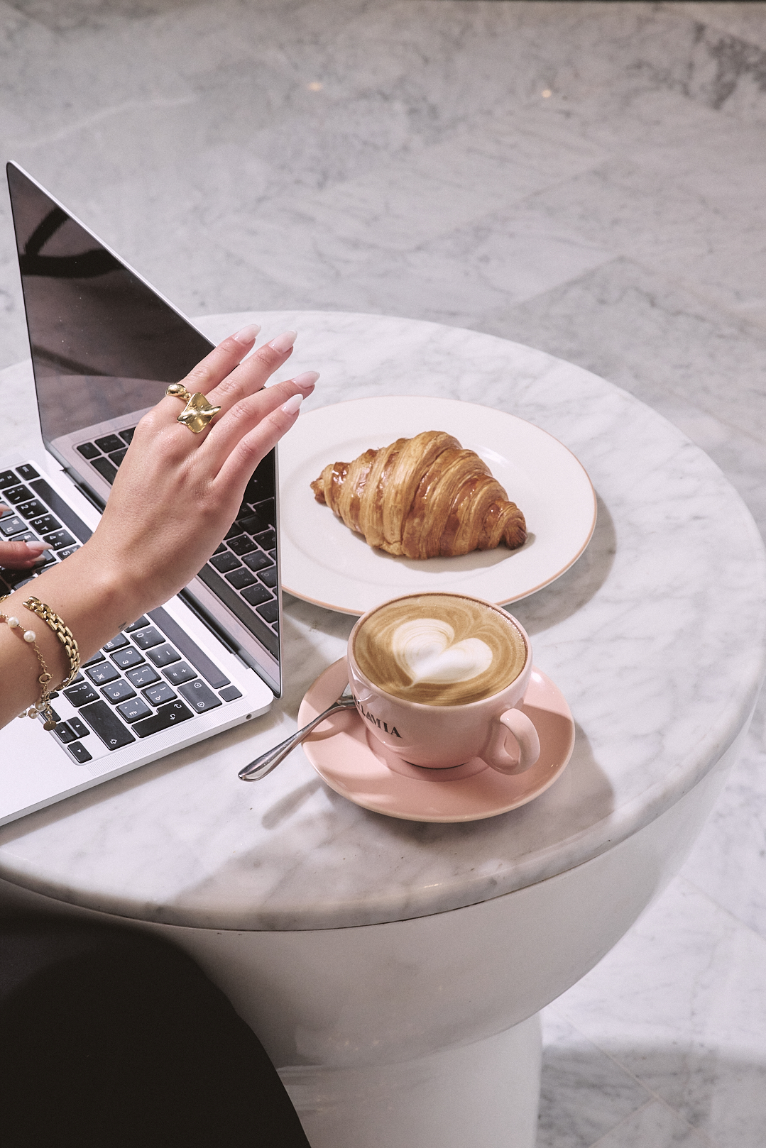 SLS Hotel - Ellamia35794 Cafe EllaMia